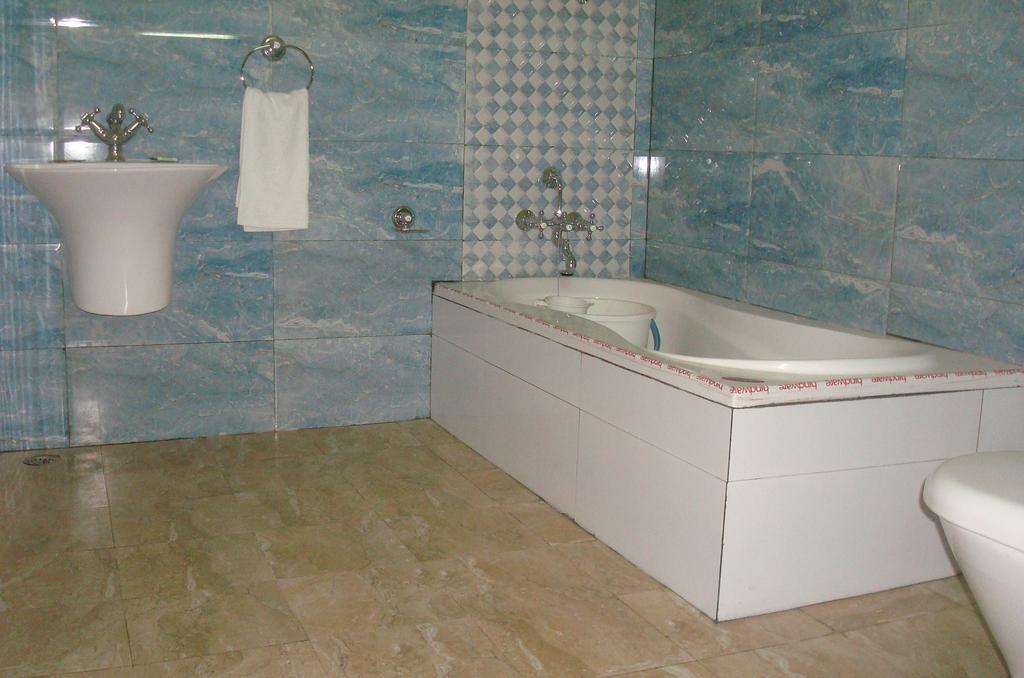 Hotel Manali Mahal Phòng bức ảnh